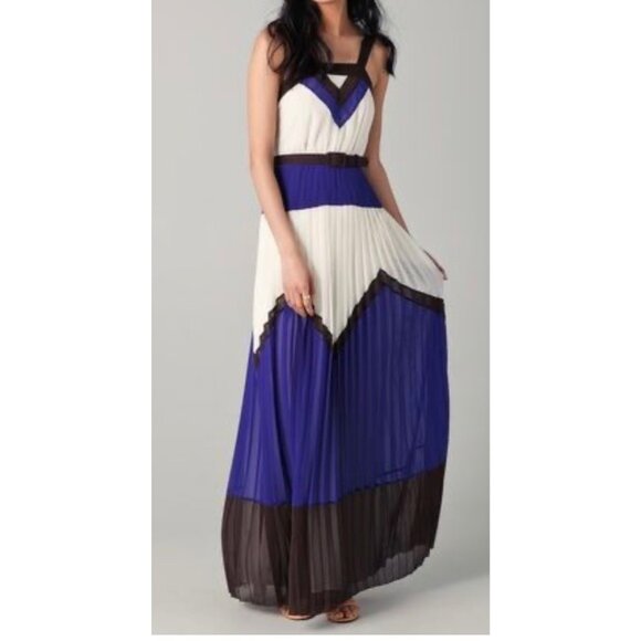 Milly Pleated Maxi Dress. Size 8. Blue/White Color Block Belted - Picture 3 of 16